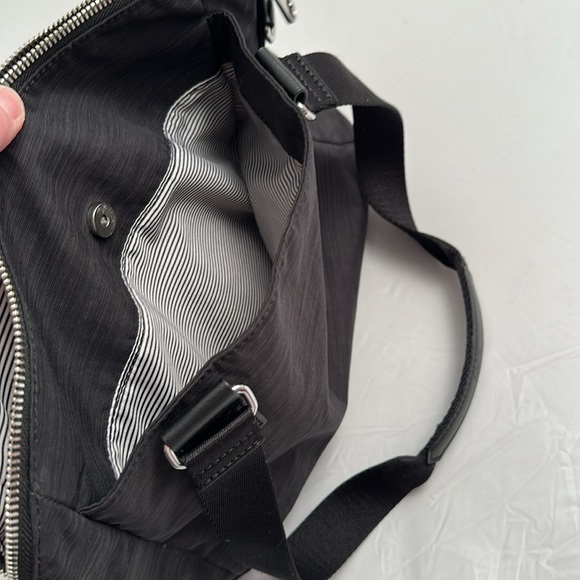 Kipling Giselle black gray convertible dual handle crossbody handbag - Picture 9 of 17